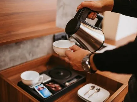 Ấm đun nước trong khách sạn có thể rất bẩn