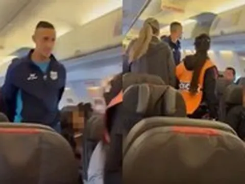 Cầu thủ bóng đá có pha 'tự huỷ' gây sốc: Đe doạ đánh bom máy bay khi bay cùng đội bóng, bị còng tay ngay tức khắc