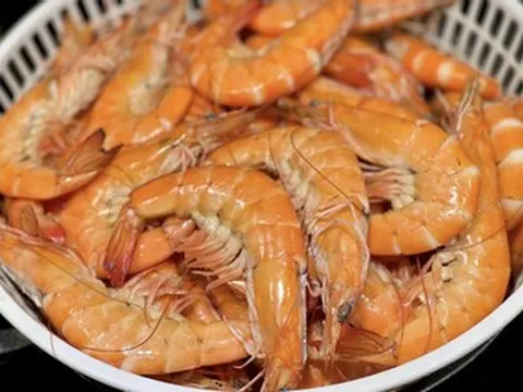 Luộc tôm bao nhiêu phút để giữ được độ tươi và vị ngọt tự nhiên?