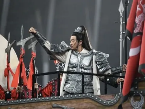 Đội bóng nghiệp dư Trung Quốc chơi trội, thuê 'Tây Sở Bá Vương' át vía đối thủ