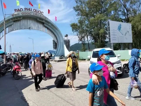 Phú Quốc 'tăng nhiệt' dù chưa nghỉ lễ