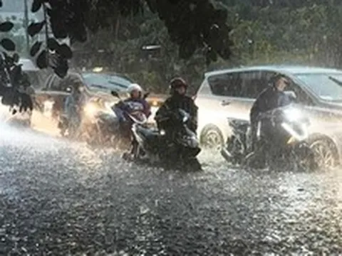 Dự báo thời tiết ngày 24/4: Hà Nội mưa rào và dông, trời mát mẻ