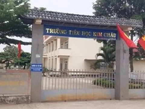 Vụ nữ hiệu trưởng 'bay ghế', công an đến xã lấy hồ sơ