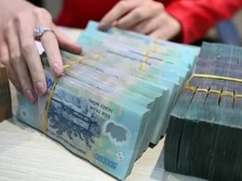 Quốc hội yêu cầu cắt giảm các khoản chi không cần thiết để cải cách tiền lương