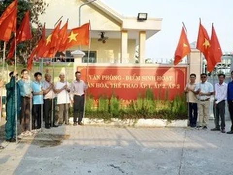 Rực rỡ “Đường cờ Tổ quốc” dẫn vào Khu Di tích Lịch sử Rạch Già