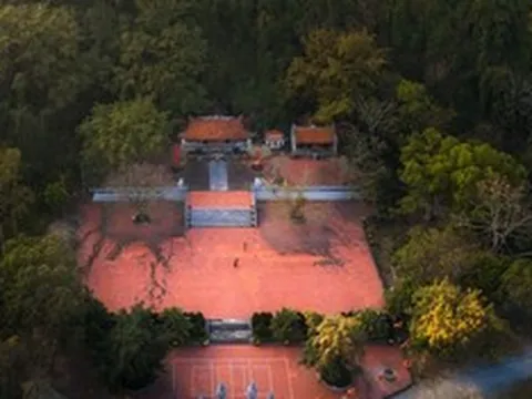 Khám phá đền Mai An Tiêm, nghe huyền tích lập nghiệp nơi đảo hoang của "ông tổ dưa hấu"