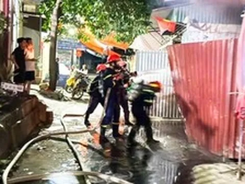 Phát hiện 2 thi thể trong nhà vệ sinh sau khi dập tắt đám cháy