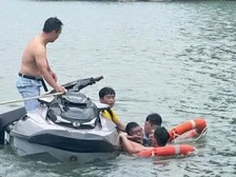 Nhân chứng kể phút lao xuống cứu vận động viên flyboard gặp nạn ở Ninh Bình