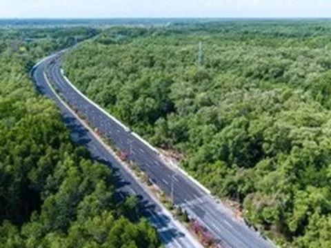 Cận cảnh đường xuyên rừng ngập mặn TP.HCM được đề xuất mở rộng lên 10 làn xe