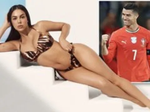 Georgina diện bikini nóng bỏng gây choáng trong khi Ronaldo lập kỉ lục với kỳ World Cup thứ 6
