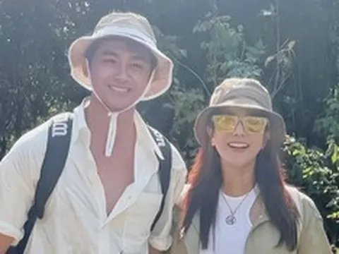 Cựu người mẫu Diệp Lâm Anh và bạn trai kém 11 tuổi "tình tứ" giữa ngày hè