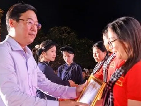Tuyên dương tập thể, cá nhân điển hình học tập và làm theo tư tưởng, đạo đức, phong cách Hồ Chí Minh