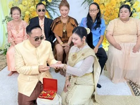 Vợ mang sính lễ hơn 500 triệu đồng cưới người mới cho chồng gây tranh cãi