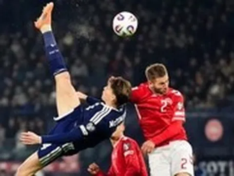 Giúp đội nhà dự World Cup, cựu sao MU được xuất hiện trên... tiền