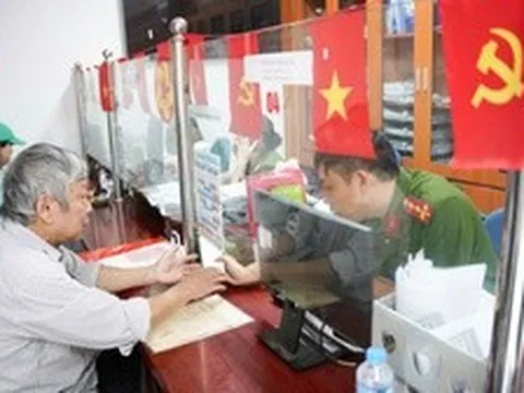 'Siêu phường' gần 100.000 dân sau sáp nhập: Công an cơ sở tiếp dân tới 22h