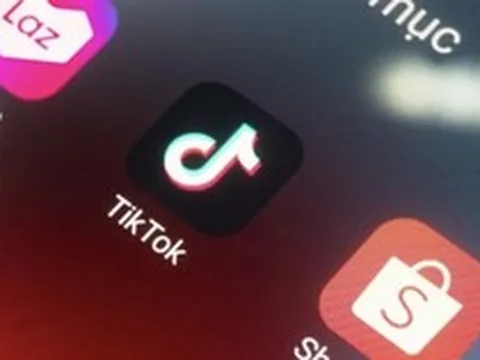 Nhiều nhà bán hàng lo sợ bị khóa livestream vì “nổ” tốt nhất, xịn nhất