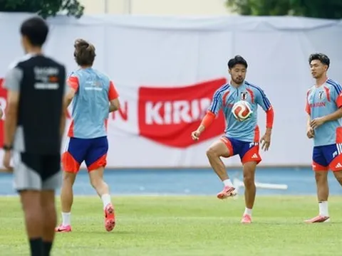 Bi hài World Cup 2026: Rắn kịch độc ‘bao vây’ sân tập tuyển Thuỵ Sỹ