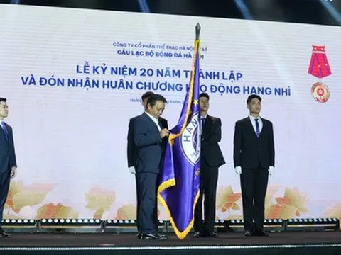 CLB Hà Nội đón Huân chương Lao động hạng Nhì, đánh dấu hành trình 20 năm đầy vinh quang
