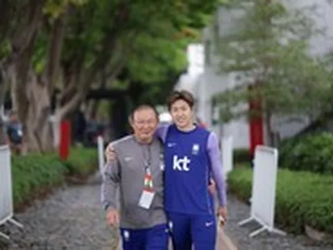 Khoảnh khắc gây sốt của ông Park Hang-seo và Lee Kang-in ở World Cup