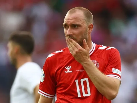 Tình trạng của Eriksen sau khi đổ gục lần hai