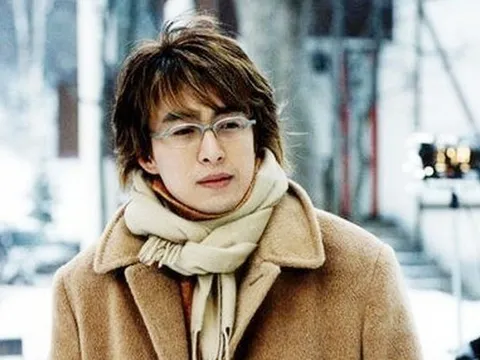 "Ông hoàng" Hallyu Bae Yong Joon bất ngờ xuất hiện cũng bà xã