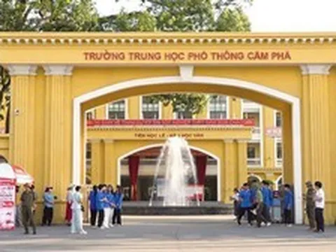 Xác minh phản ánh giám thị gợi ý thí sinh cho bạn xem bài thi tốt nghiệp THPT