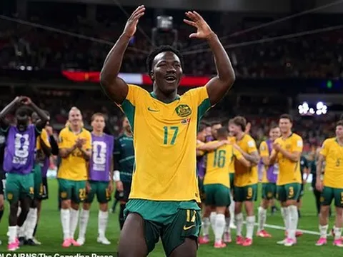 Câu chuyện phi thường của người hùng World Cup 2026 sinh ra từ trại tị nạn, trong gia đình nghèo khổ với 8 người con