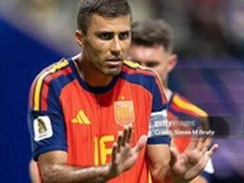 Rodri cay cú mỉa mai Cape Verde chơi bóng "không qua nổi vạch giữa sân" sau trận Tây Ban Nha hoà sốc 0-0