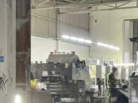 Phát hiện nam công nhân tử vong bất thường trong xưởng in ở TPHCM
