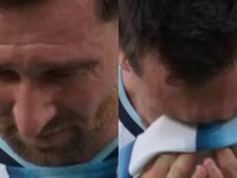 Messi đã khóc!