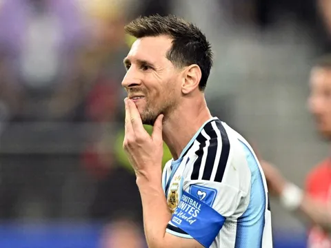 Báo Bồ Đào Nha gọi Messi là 'nhà vua mới'