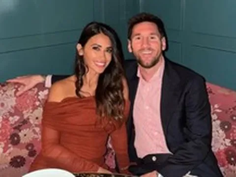 "Thanh mai trúc mã" kiêm người vợ xinh đẹp Antonela Roccuzzo gửi lời nhắn ngọt ngào đến Messi ở World Cup