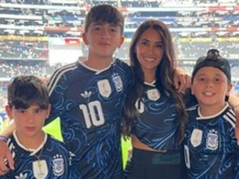 Vợ Messi xúc động nói lời yêu, siêu sao Argentina phản ứng gây sốt