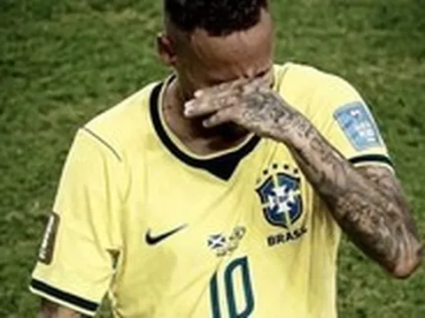 Neymar bật khóc!