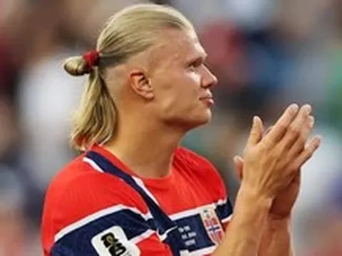 Các kiểu dây buộc tóc của Erling Haaland khiến World Cup phát sốt