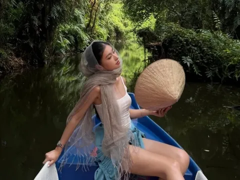 Nơi ngồi xuồng ba lá 'né' cảnh đông đúc của cồn Thới Sơn