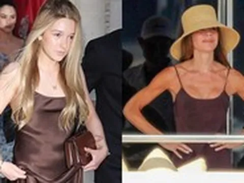 Cùng diện một chiếc váy, tiểu thư Harper Beckham phổng phao, xinh đẹp, Victoria lại gây chú ý vì vóc dáng gầy gò