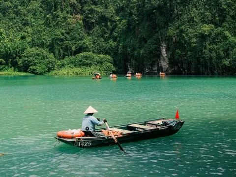Lần đầu thấy 'nước luộc ngao' ở Tràng An