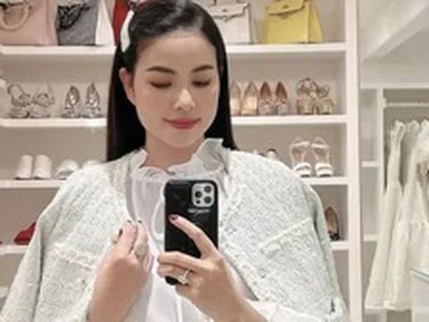 Nỗi buồn của Phạm Hương ở Mỹ