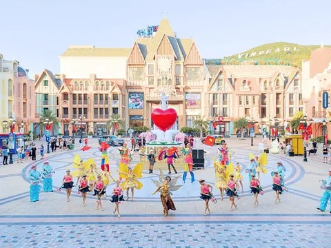 Đi giữa Việt Nam mùa tự hào: Những trải nghiệm làm nên kỳ nghỉ Tết Độc Lập khác biệt