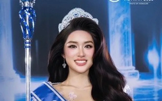 Người đẹp Phan Phương Oanh đến từ Hà Nội đăng quang Hoa hậu Thế giới Việt Nam