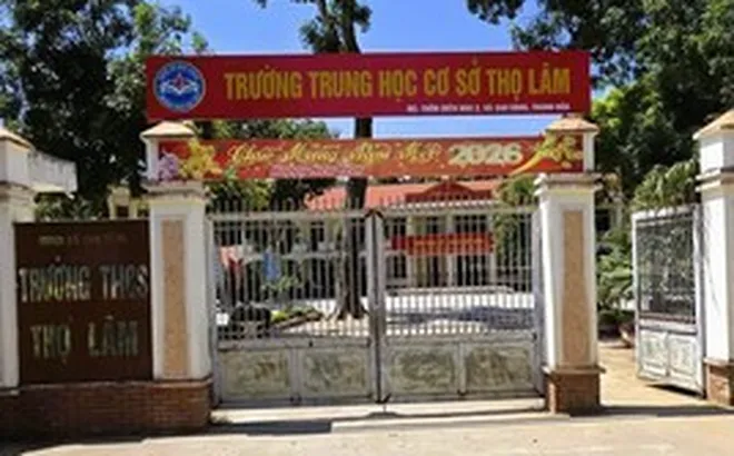Chấm dứt hợp đồng với thầy giáo để lộ đề thi môn Tiếng Anh