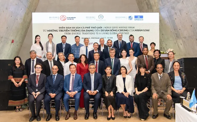 Người đẹp Việt gây ấn tượng tại diễn đàn cà phê quốc tế ở Buôn Ma Thuột